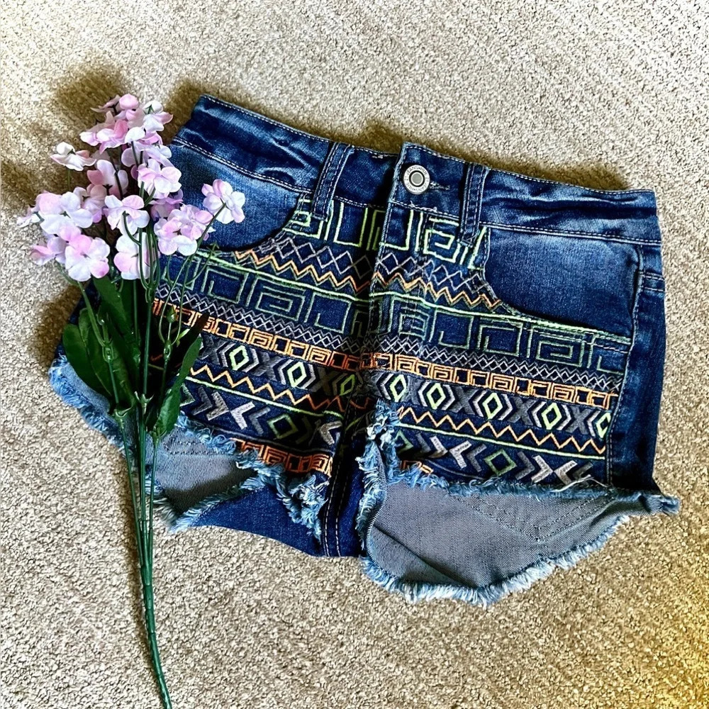 Rue21 Tribal Aztec Printed Denim Shorts - Size 0